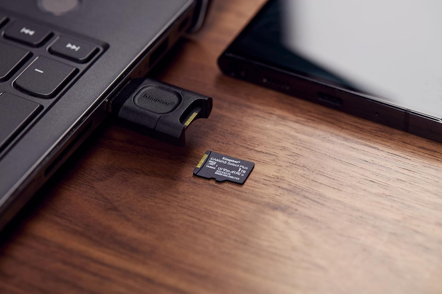 Kingston Scheda MicroSDXC da 128 GB, Classe 10, UHS-I, per Video HD, con Adattatore SD - SDCS3-128GB
