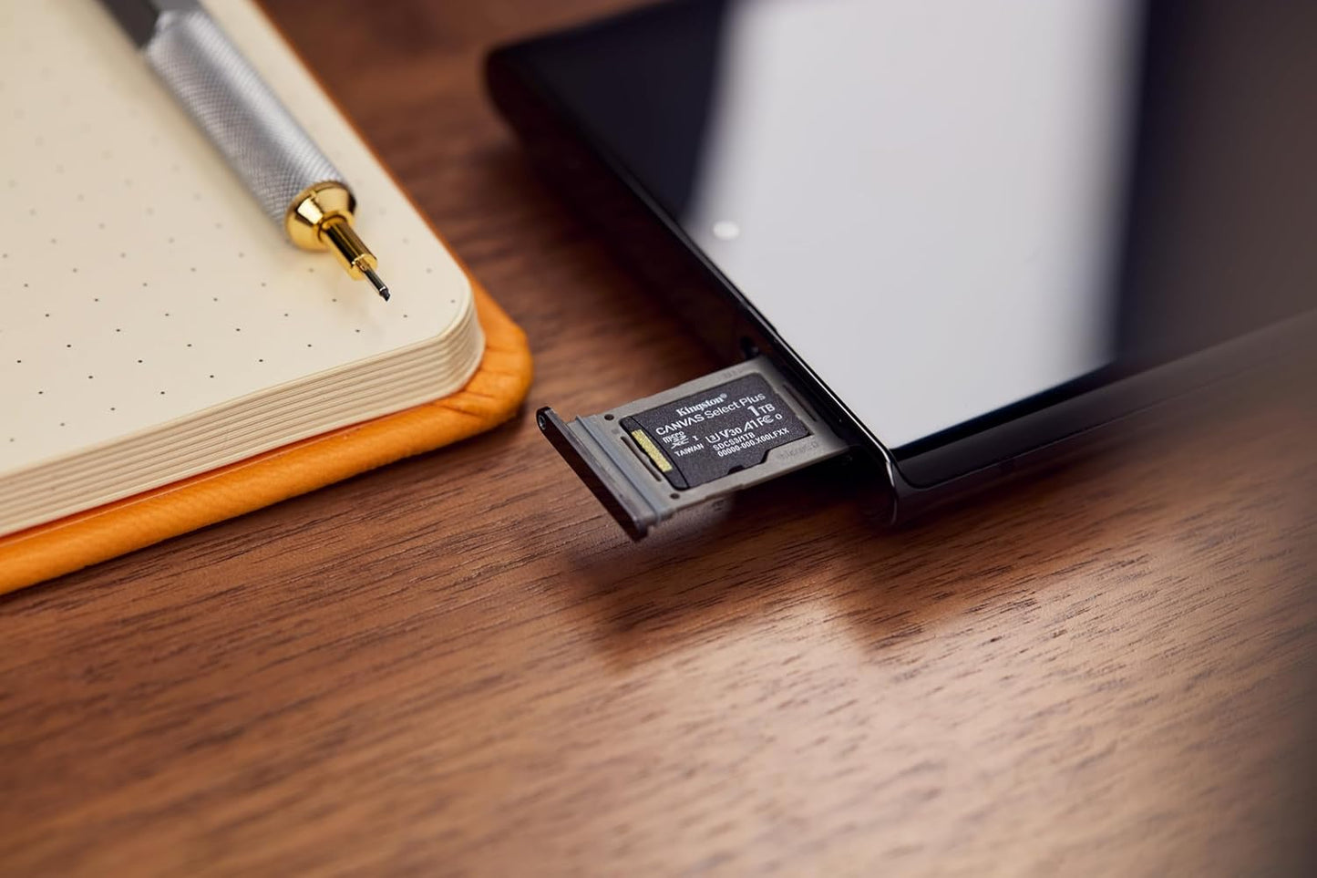 Kingston Scheda MicroSDXC da 128 GB, Classe 10, UHS-I, per Video HD, con Adattatore SD - SDCS3-128GB
